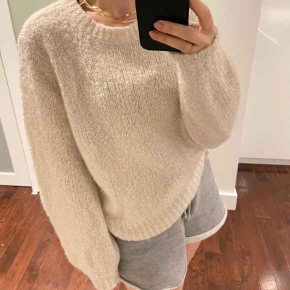 ARITZIA SUNDAY BEST LENNIE SWEATER SIZE LARGE - Picture 3 of 8